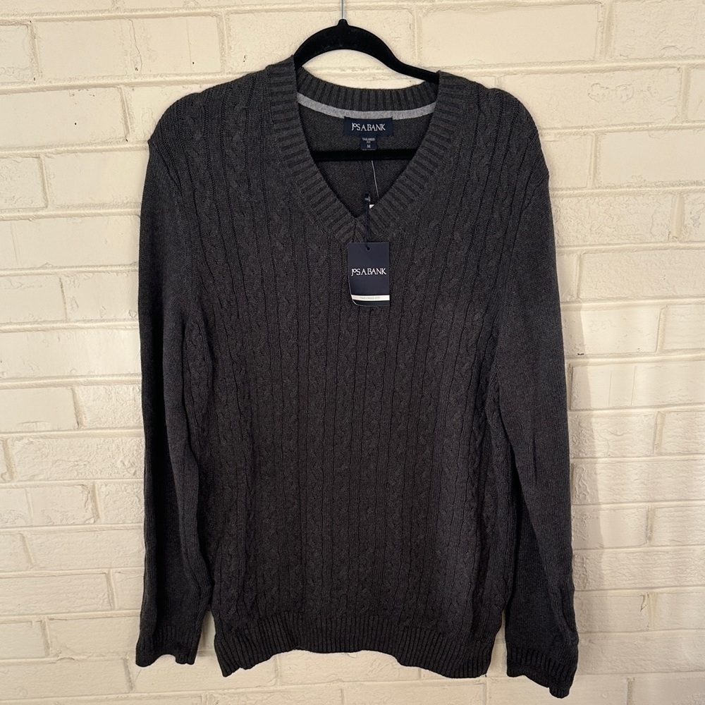 NWT JoS.A.Bank Grey Mens V-Neck Pullover Cable Knit Sweater Size M Tailored Fit